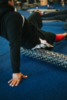 DOMS - Use foam roller to help sore muscles. Sydney Sports and Exercise Physiology