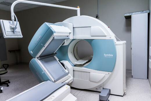 Diagnosing tennis elbow by X-ray or MRI
